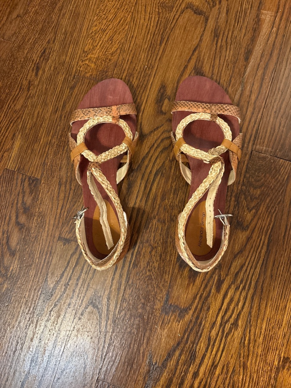 So fun sandals!  Size 10